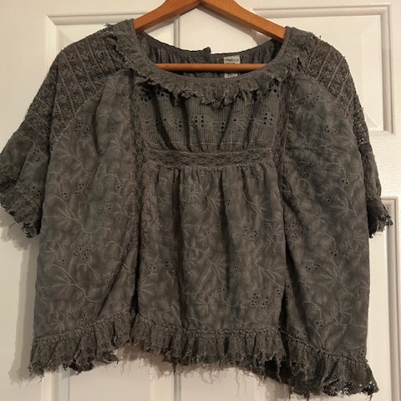 NWT- Magnolia Pearl Gabriella Blouse - Picture 1 of 8